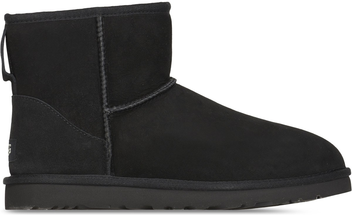 UGG: Noir Bottes Classique Mini Noir - 1