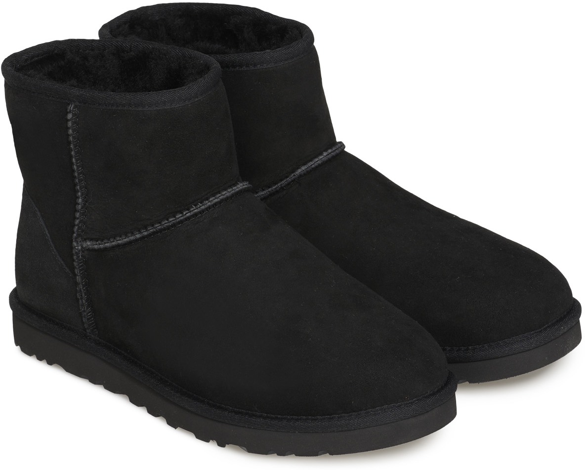 UGG: Noir Bottes Classique Mini Noir - 4