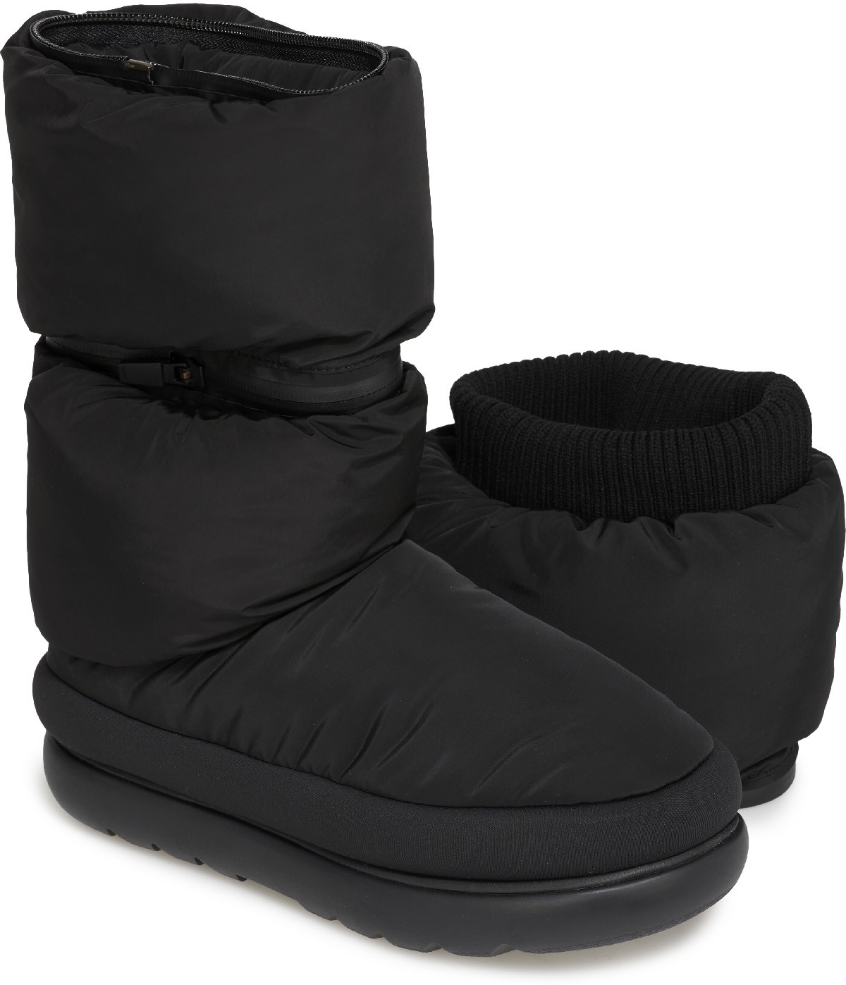 UGG: Black Classic Maxi Ultra Tall - 6