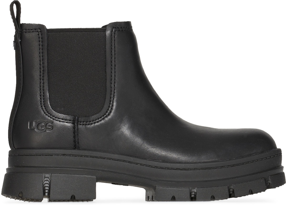 UGG: Black Ashton Chelsea - 1