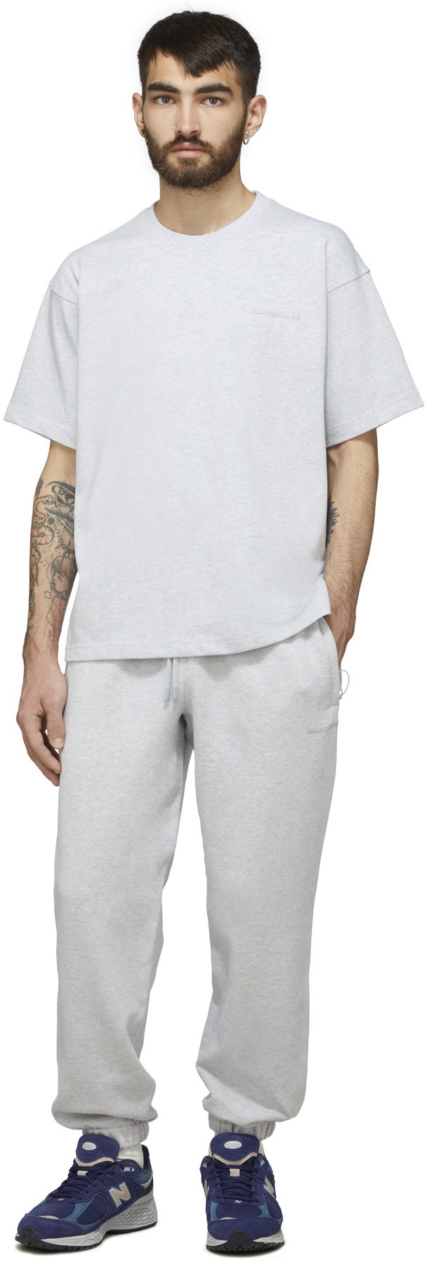 adidas Originals x Pharrell Williams: Gris T-Shirt Pharrell Williams Basics Gris - 4