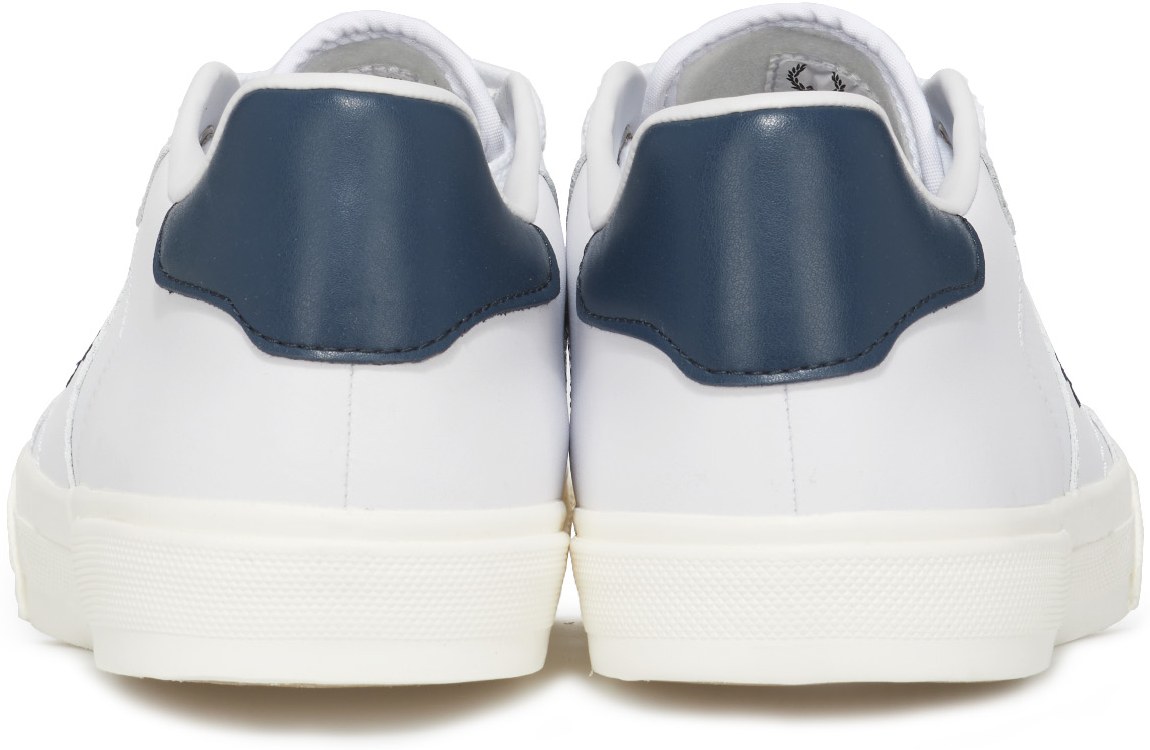 Fred Perry: Blanc Baskets Clay Perf en Cuir Blanc - 5