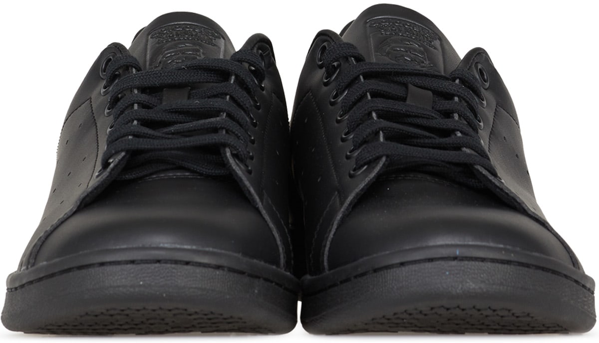 adidas Originals: Black Stan Smith - 3