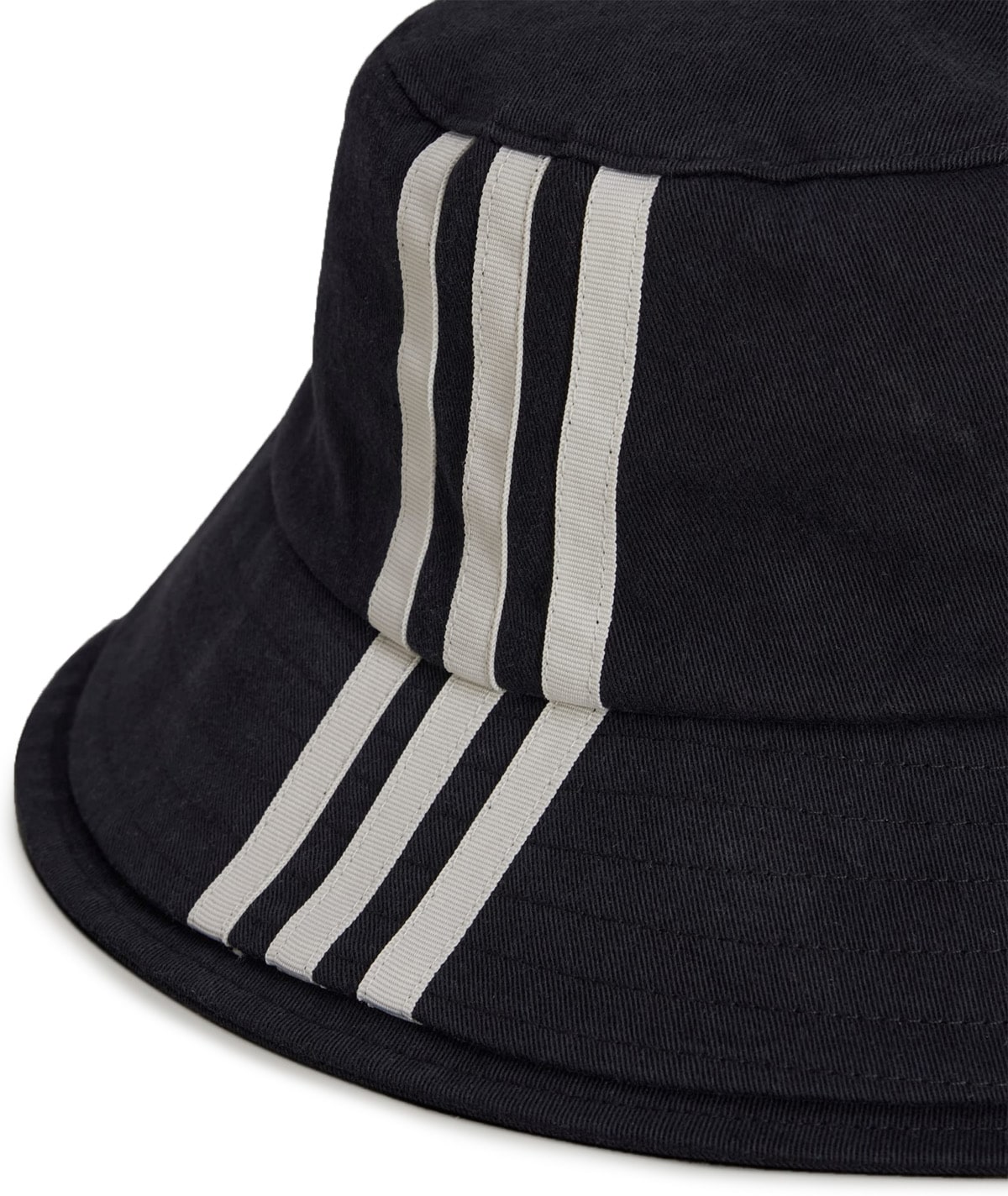 Y-3: Black 3-Stripes Bucket Hat - 2