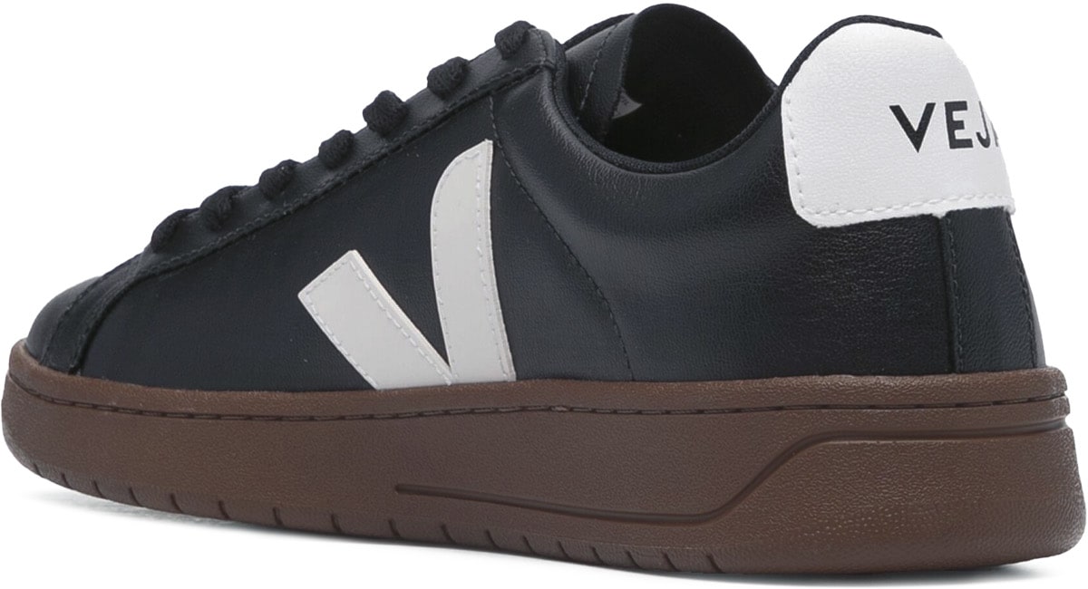 VEJA: Black URCA CWL - 2