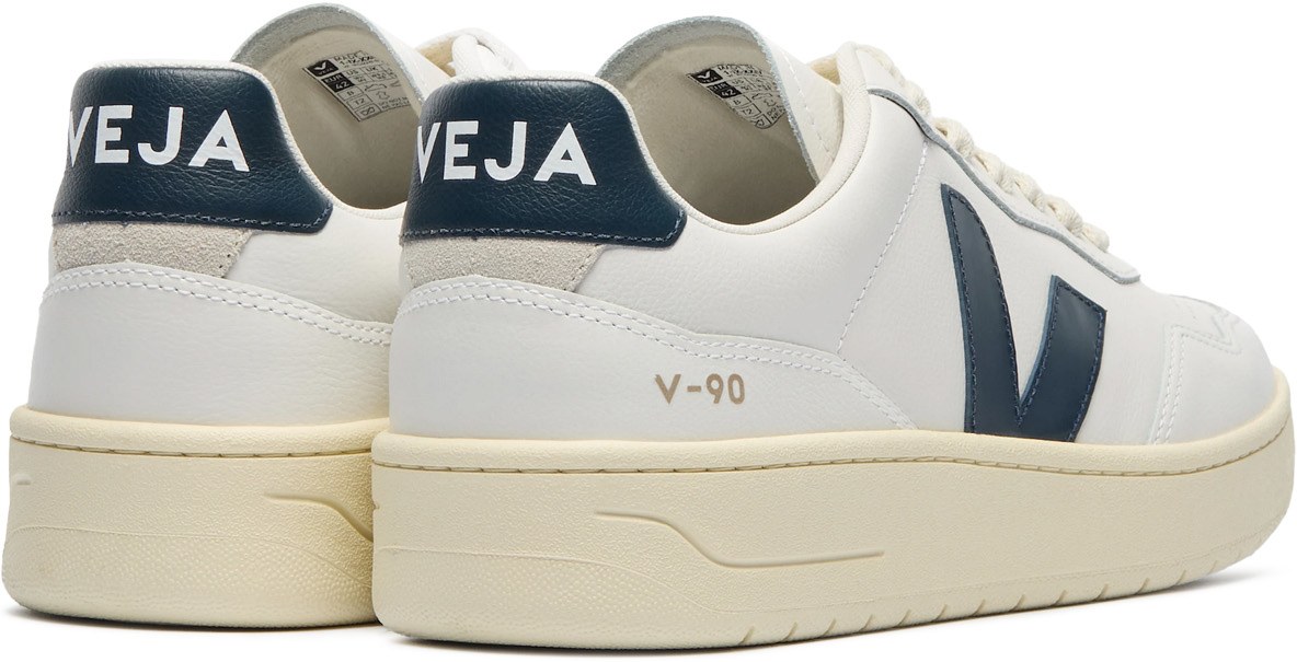 VEJA: White V-90 Leather - 3