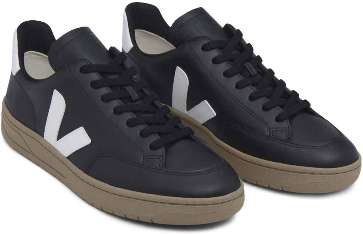 VEJA: Noir Cuir V-12 Noir - 3